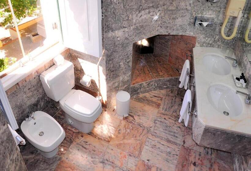 Люкс Классика, Pousada Castelo De Alvito