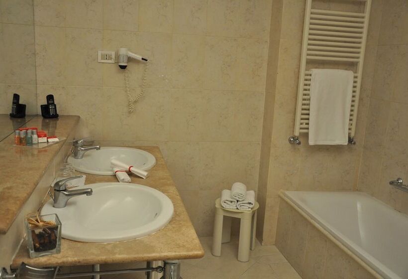 اتاق سوپریور, Ramada By Wyndham Naples