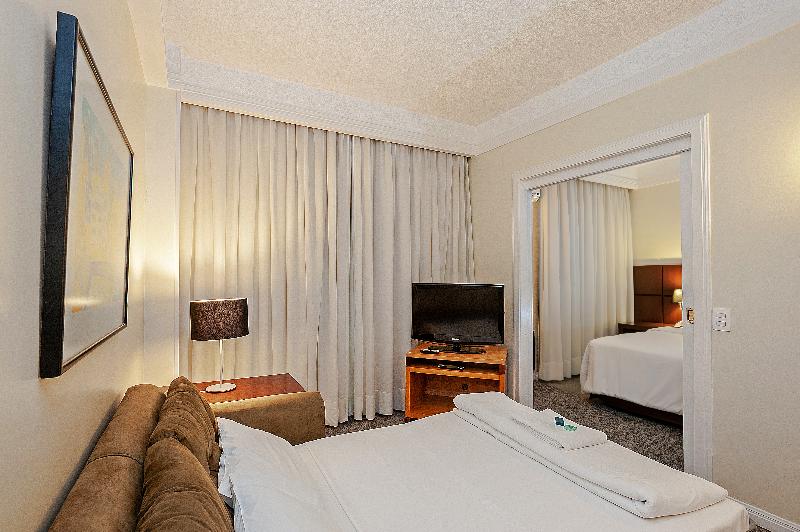 جناح, Slaviero Curitiba Shopping