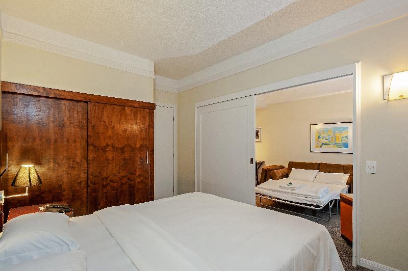 جناح, Slaviero Curitiba Shopping