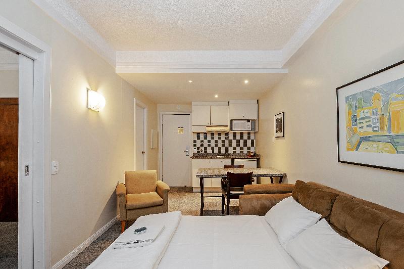 جناح, Slaviero Curitiba Shopping