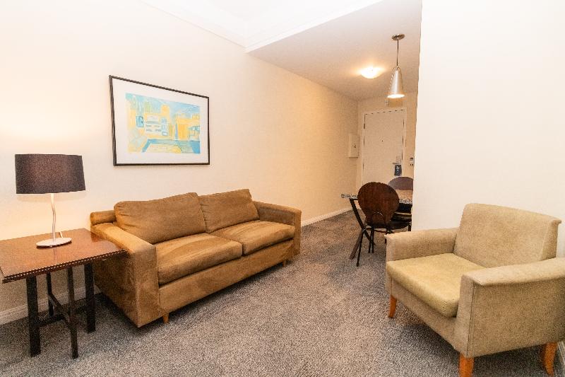 جناح, Slaviero Curitiba Shopping