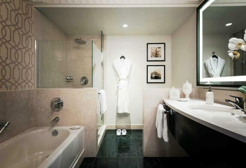 디럭스 룸 킹사이즈 침대, Sofitel Lafayette Square Washington Dc