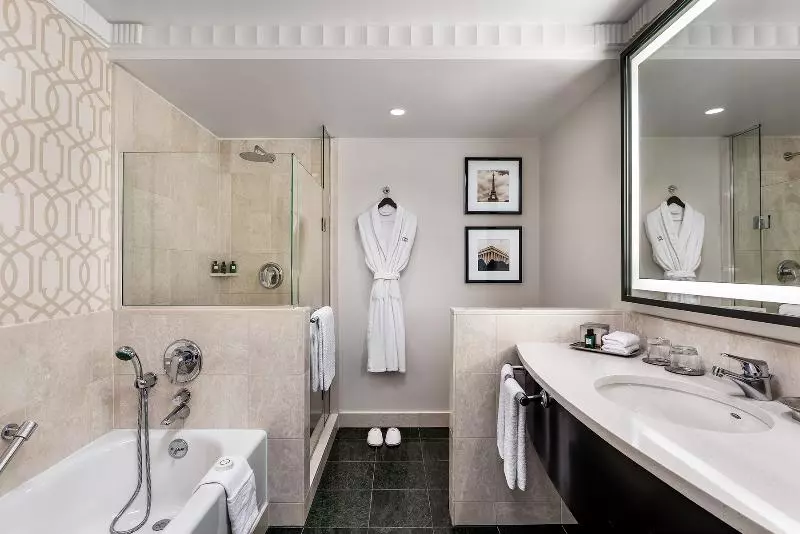 اتاق لوکس, Sofitel Lafayette Square Washington Dc