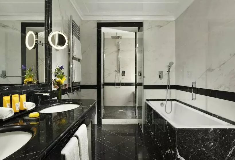 テラス付スイート, Splendide Royal   The Leading Hotels Of The World