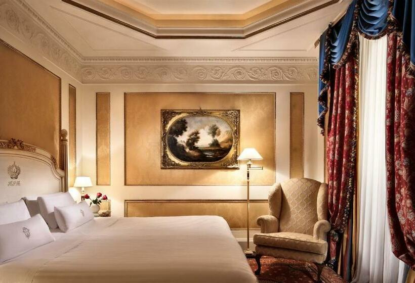 Quarto Superior, Splendide Royal   The Leading Hotels Of The World