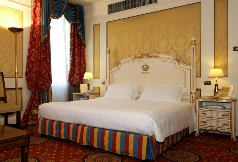 Quarto Superior, Splendide Royal   The Leading Hotels Of The World