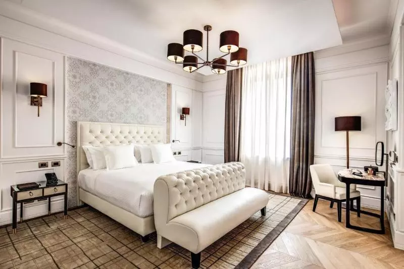 ジュニアスイート, Splendide Royal   The Leading Hotels Of The World