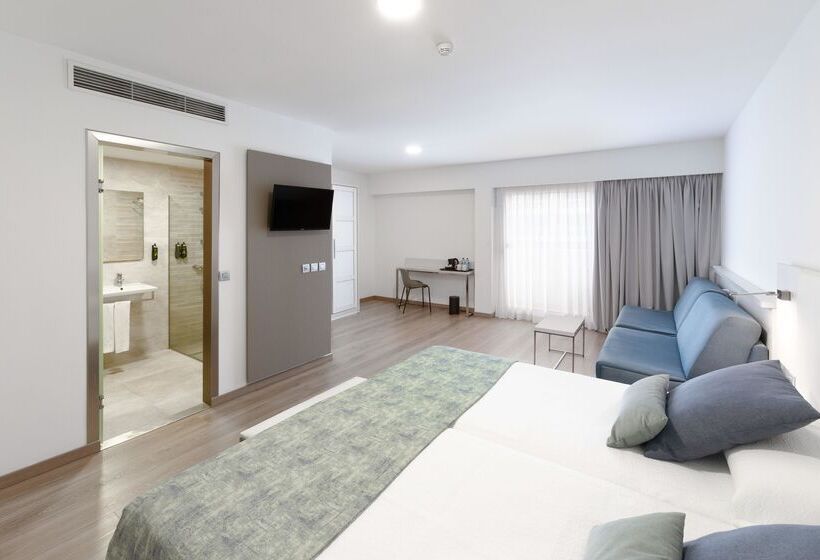 غرفة عائلية, Alexandre Hotel Troya