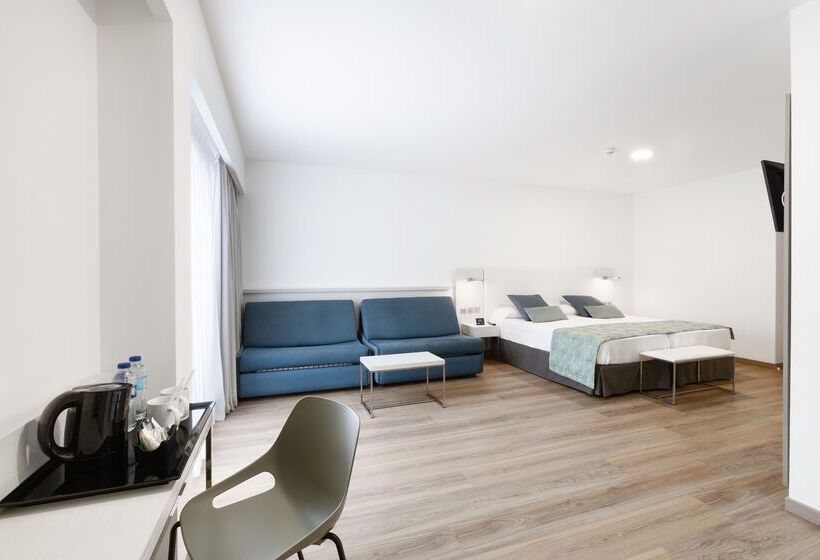 غرفة عائلية, Alexandre Hotel Troya