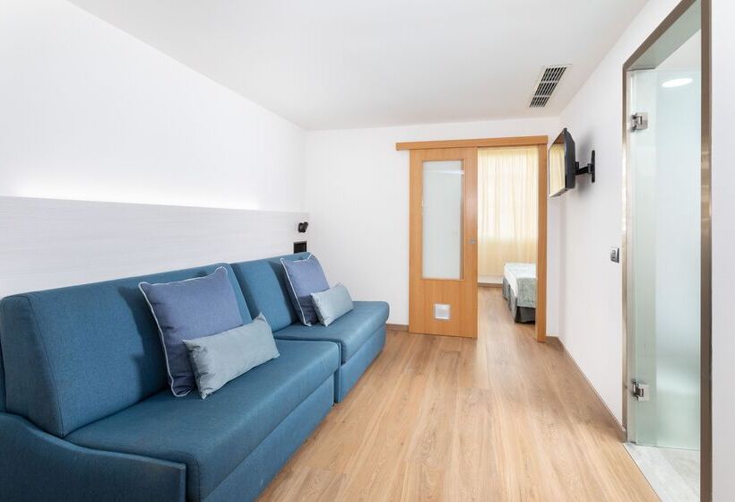 غرفة عائلية, Alexandre Hotel Troya