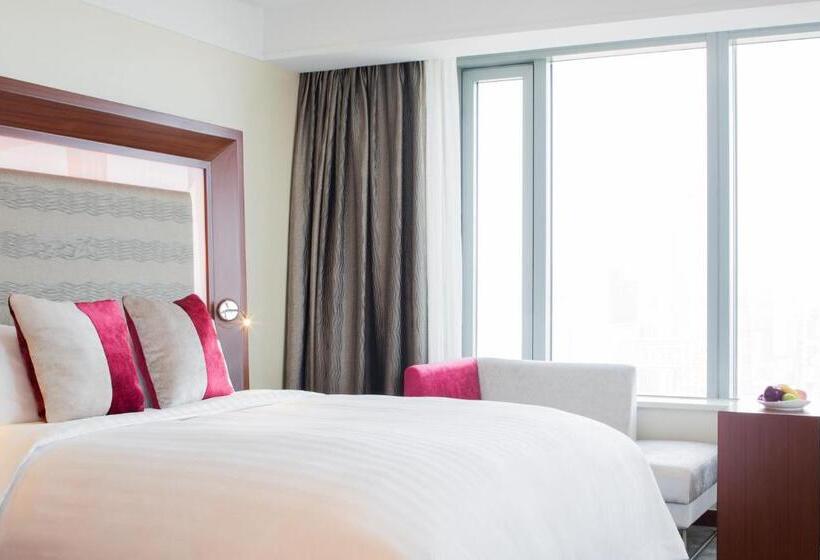 اتاق استاندارد با تخت بزرگ, Novotel Atlantis Shanghai   Breakfast In The Clouds With River View In The Revolving Restaurant