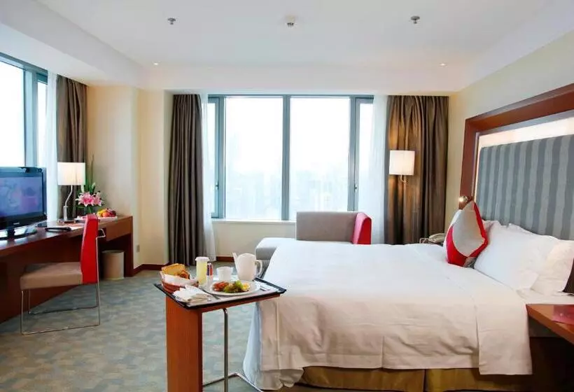 キングサイズベッドのスーペリアルーム, Novotel Atlantis Shanghai   Breakfast In The Clouds With River View In The Revolving Restaurant