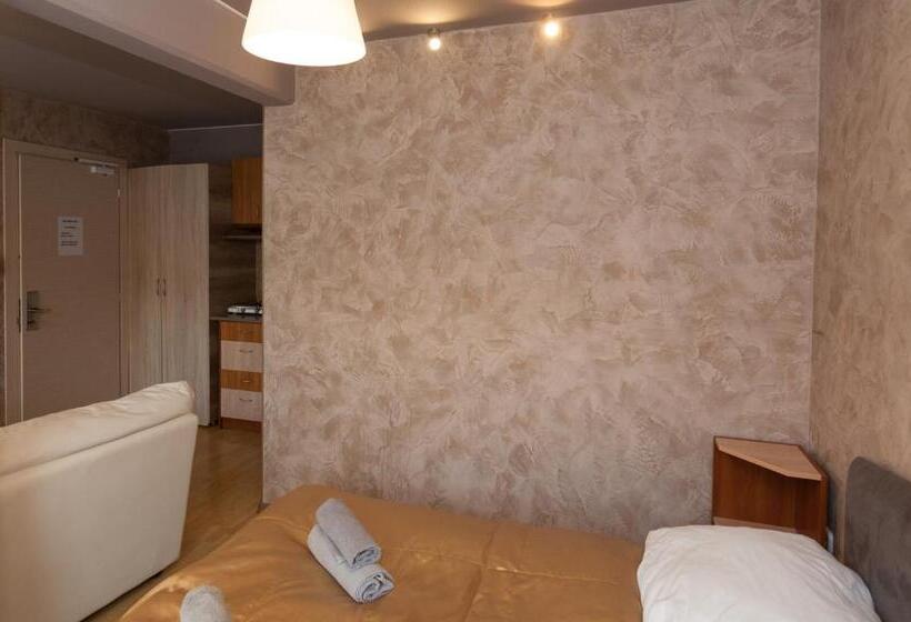 デラックススタジオ, Anva House