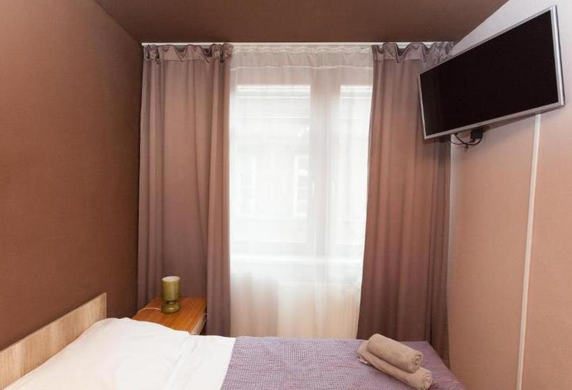 חדר דלוקס, Anva House