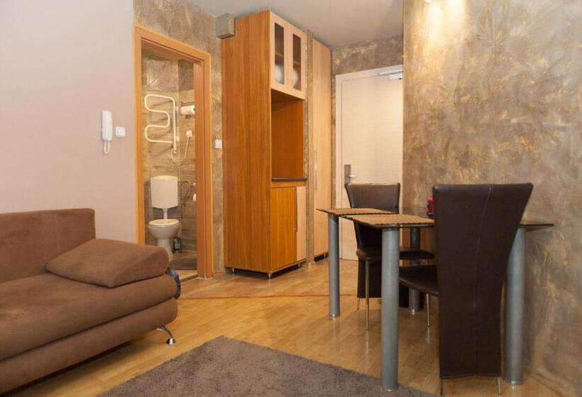 סטודיו דלוקס, Anva House