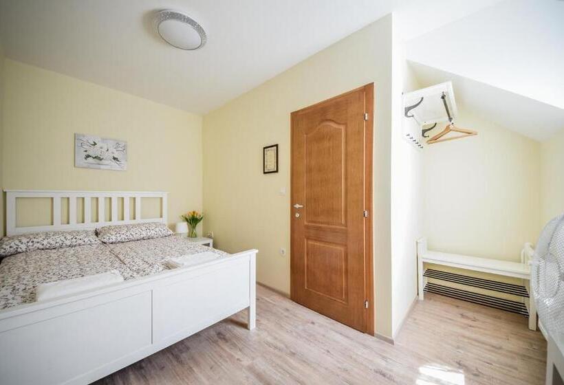 اتاق استاندارد با سرویس بهداشتی مشترک, Apartments Maria