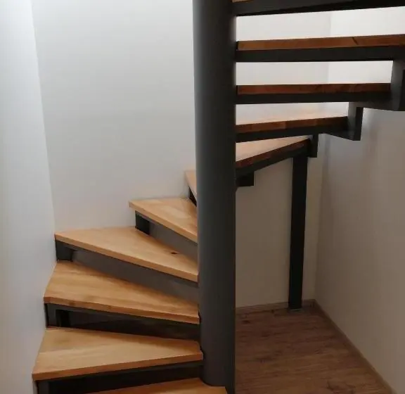 اتاق پنت هاوس, Apartments Maria