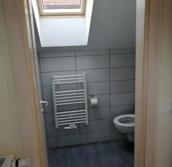 اتاق پنت هاوس, Apartments Maria