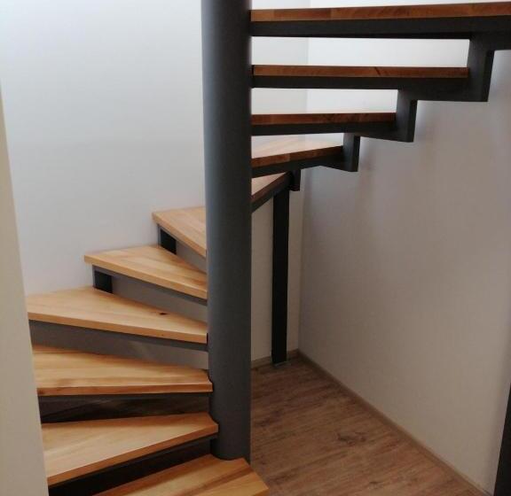 اتاق پنت هاوس, Apartments Maria