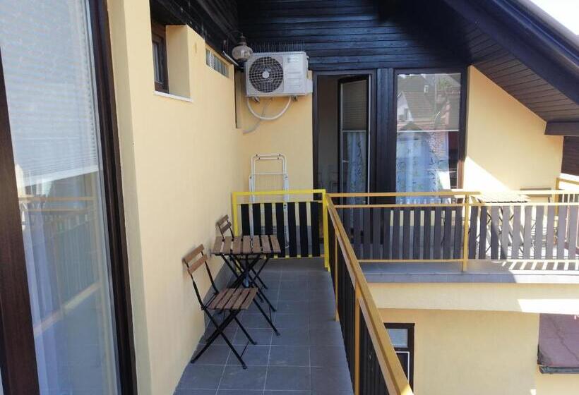 اتاق خانوادگی, Apartments Maria