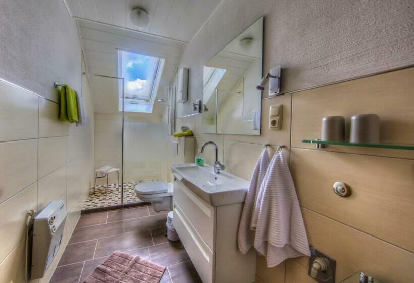 شقة غرفتين, Ferienhaus Anne Und Weingut Willi Fett