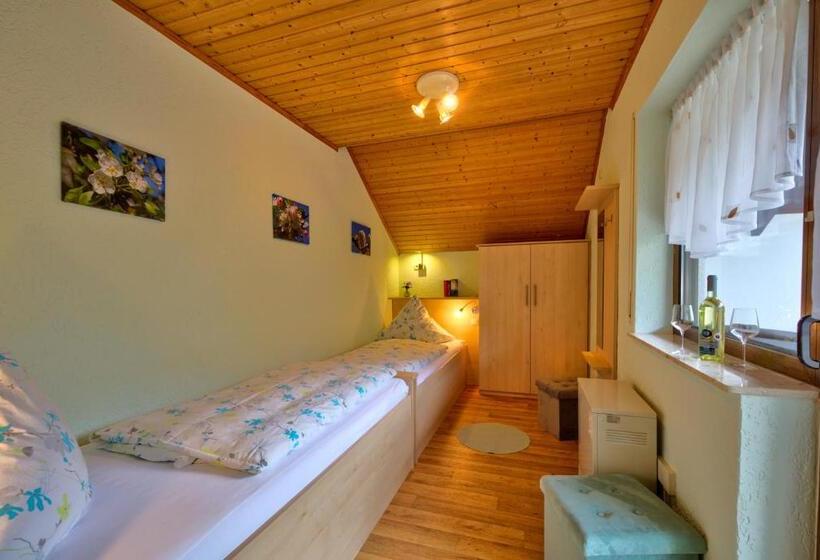 شقة غرفتين, Ferienhaus Anne Und Weingut Willi Fett