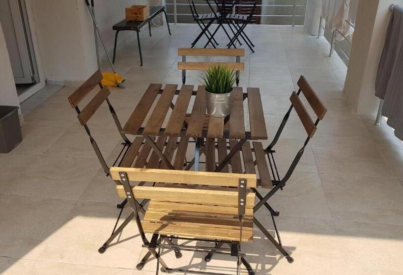 استودیو استاندارد با چشمانداز باغ, In Villa Guesthouse