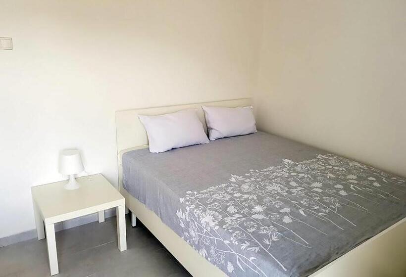 استودیوی استاندارد, In Villa Guesthouse