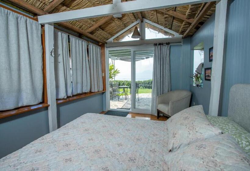 Standard studio with lake view, Lake Front Suite At Los Elementos