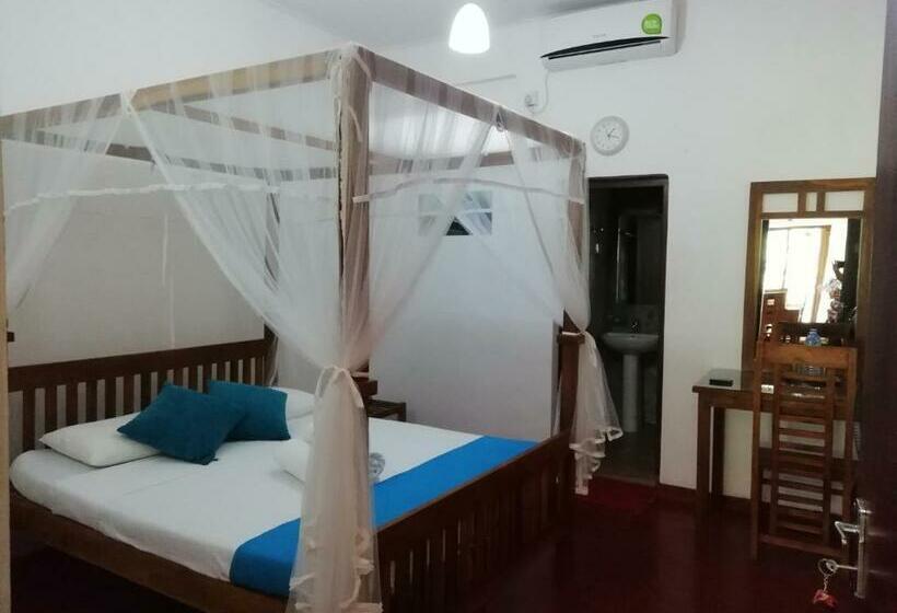 اتاق اکونومی, Mahaweli Shades