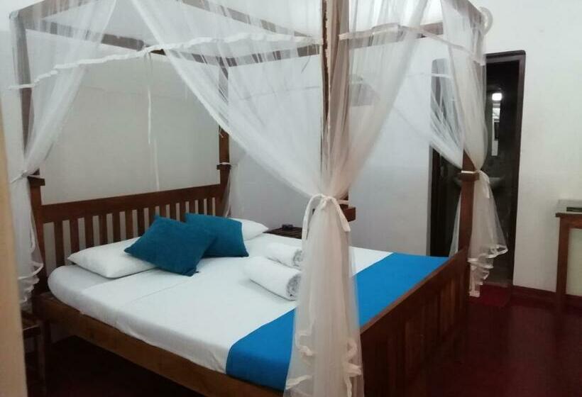 اتاق اکونومی, Mahaweli Shades