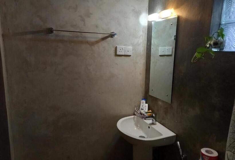 اتاق اکونومی, Mahaweli Shades