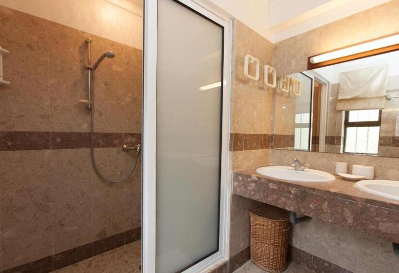 ویلای 4 خوابه, Quinta Do Rosal