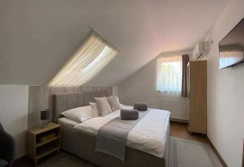 Standard-huone Puutarhanäkymä, Riviéra Apartmanok