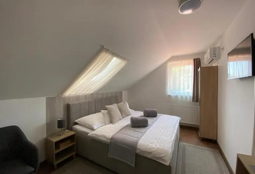 Standard-huone Puutarhanäkymä, Riviéra Apartmanok