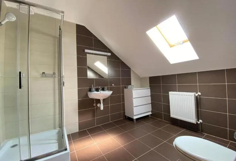Standard Neljän Hengen Huone Puutarhanäkymä, Riviéra Apartmanok