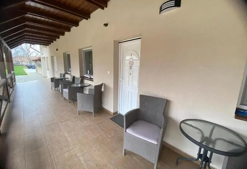 Huoneisto 1 Makuuhuone, Riviéra Apartmanok
