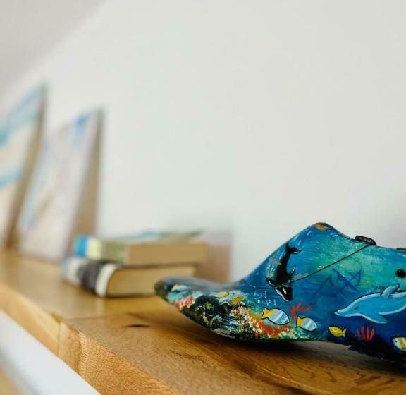 Номер Стандарт, Tzavelitiko Home