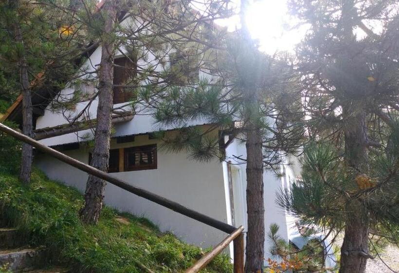 سوییت, Uki & Sofi Mountain House