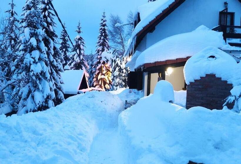 سوییت, Uki & Sofi Mountain House
