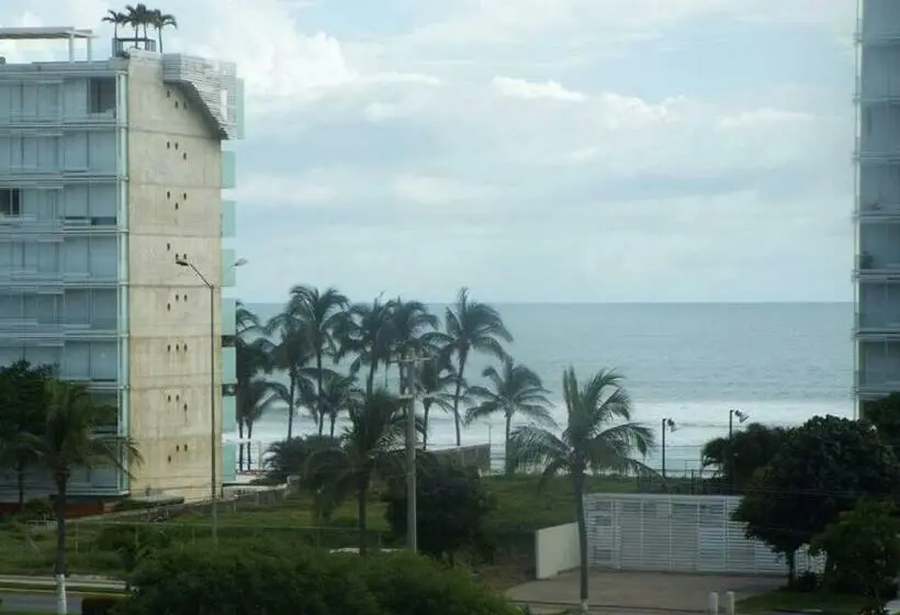 استودیوی استاندارد, Puerta Diamante Acapulco