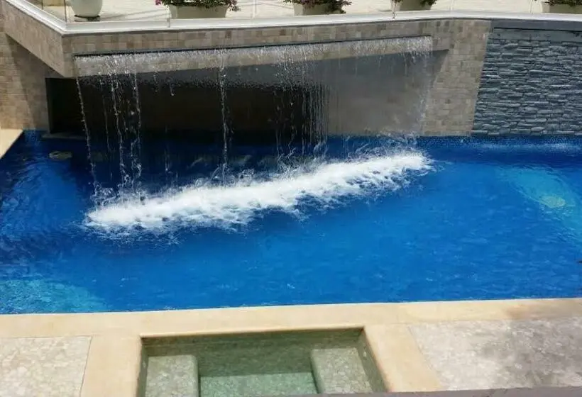 استودیوی استاندارد, Puerta Diamante Acapulco