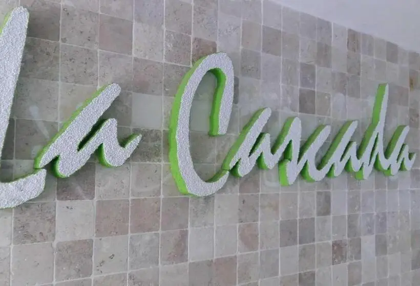 استودیوی استاندارد, Puerta Diamante Acapulco