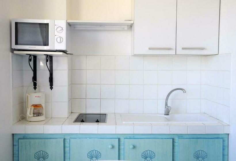 استودیوی استاندارد, Résidence Tropicale