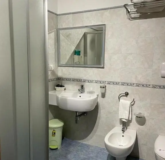 エコノミールーム, Albergo Bouganville