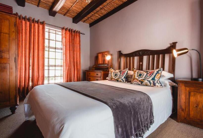 اتاق خانوادگی, Cypress Cottage Guest House