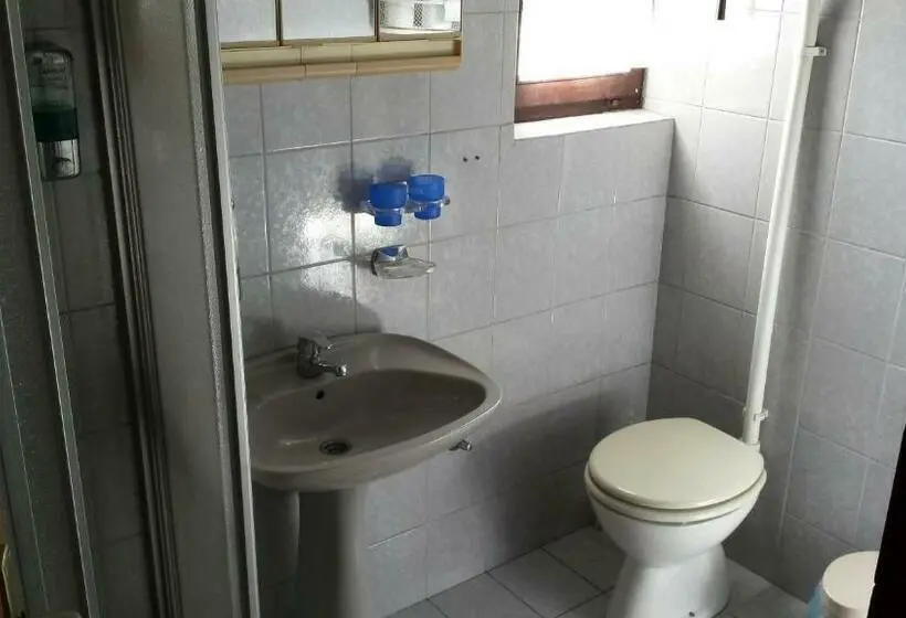 اتاق استاندارد سه نفره, Guest House Gaja