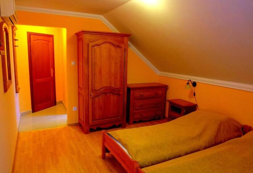 غرفة قياسية, Horváth Vendégház