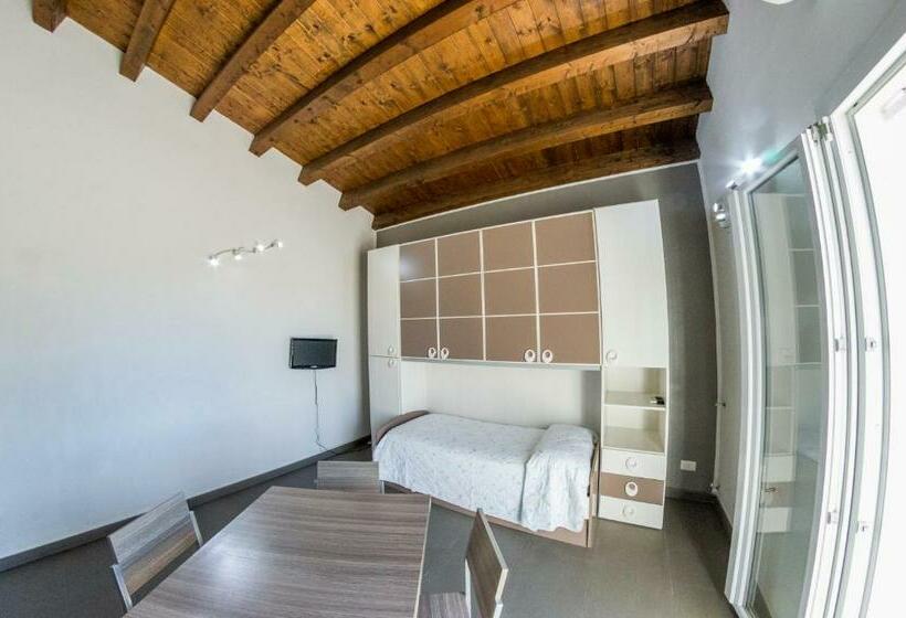 דירת חדר, Villa Giambona